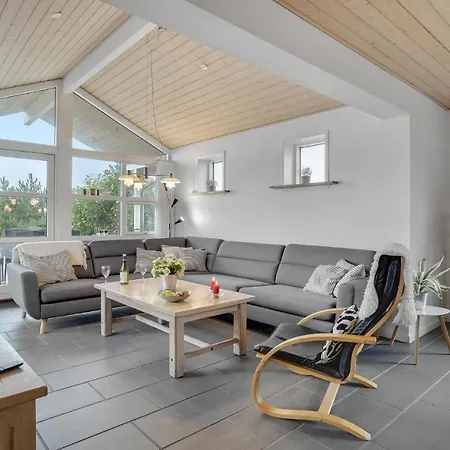 Holiday Home Folvavej V Bøtø By